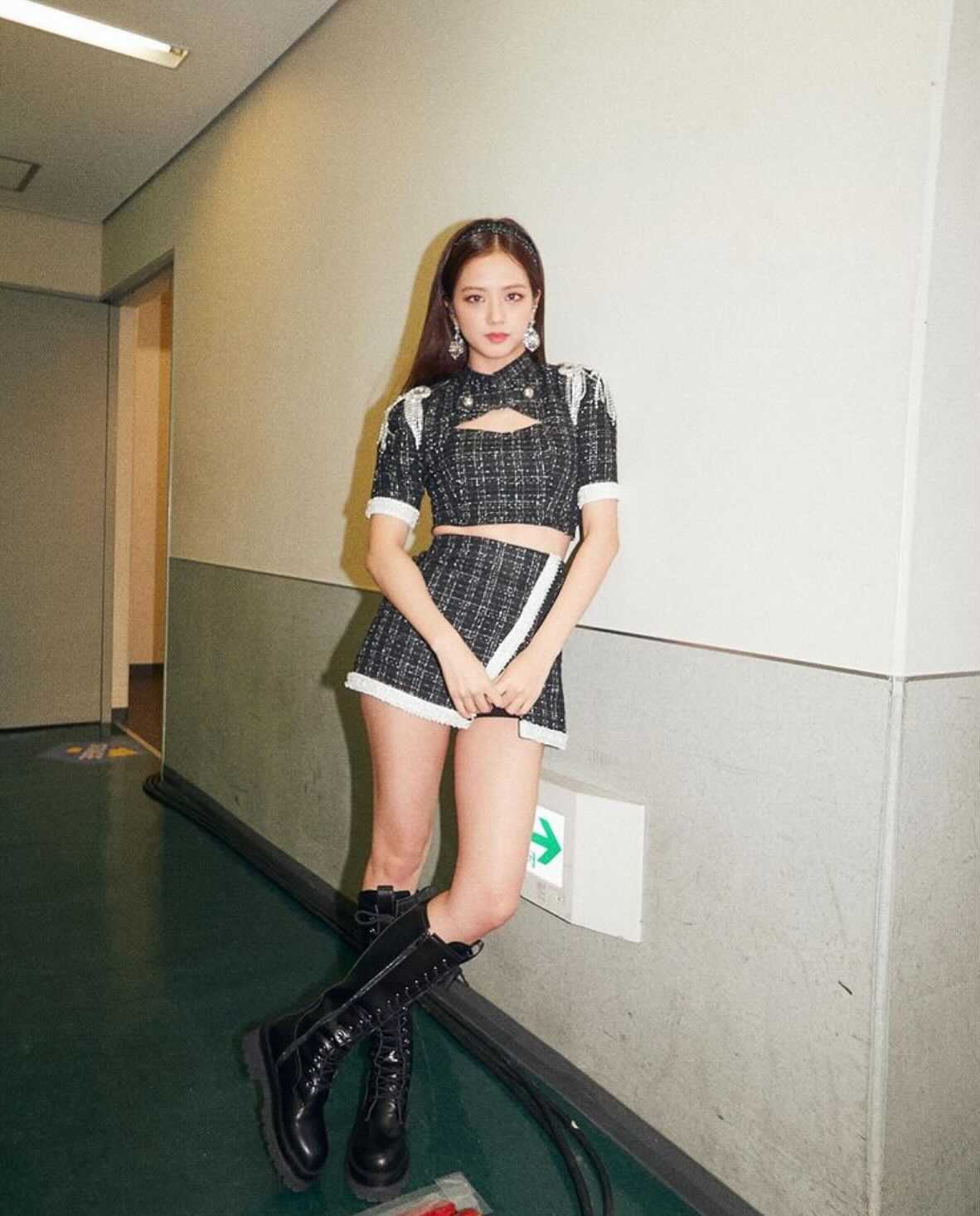 Here Are 20 Stunning Preppy Looks From Blackpinks Jisoo That Captivated Everyones Attention 0171