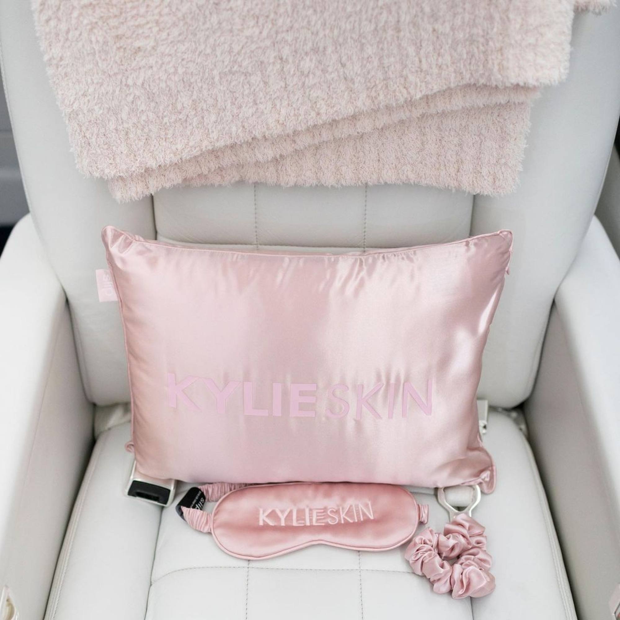 Inside Kylie Jenners Us73 Million Kylie Air Private Jet The Pink 